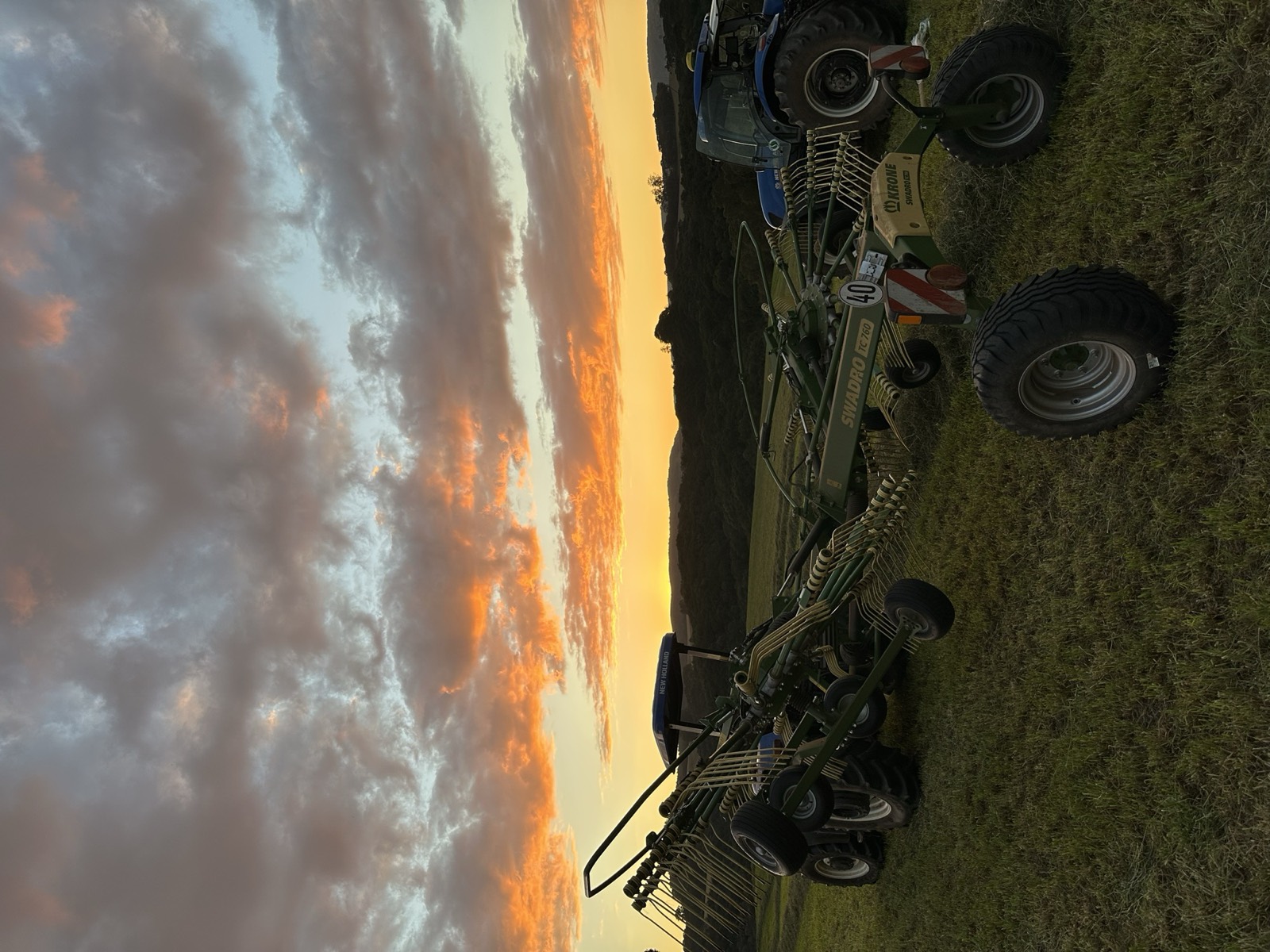 Máquinas ao entardecer